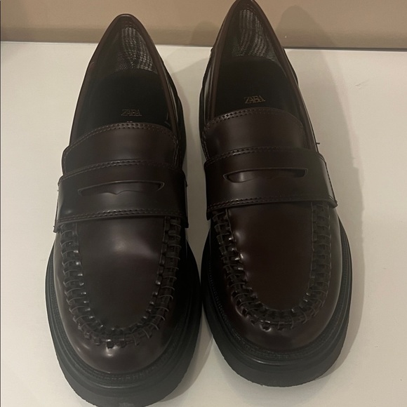 Zara Women’s Dark Brown Leather Loafers - Picture 1 of 5